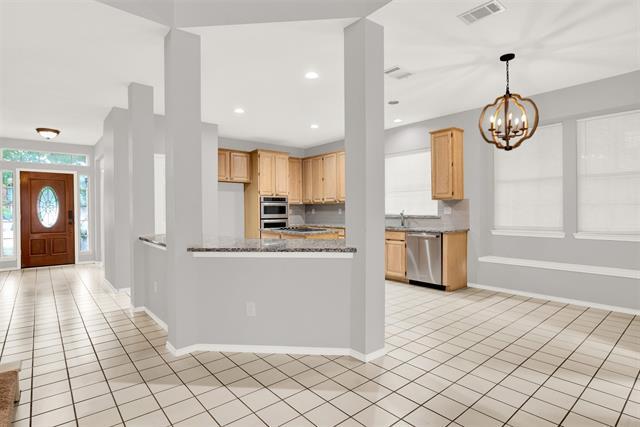 Building Photo - 803 Holly Cir