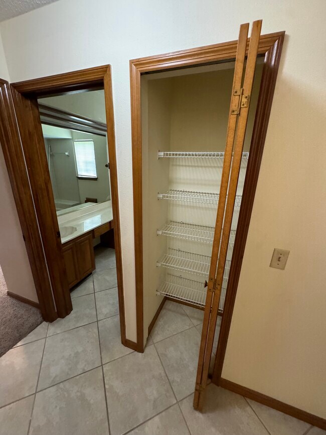 Building Photo - 1003 Chesterfield Cir