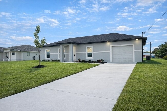 Building Photo - Brand New 3 Bed / 2 Bath Rental in Cape Coral