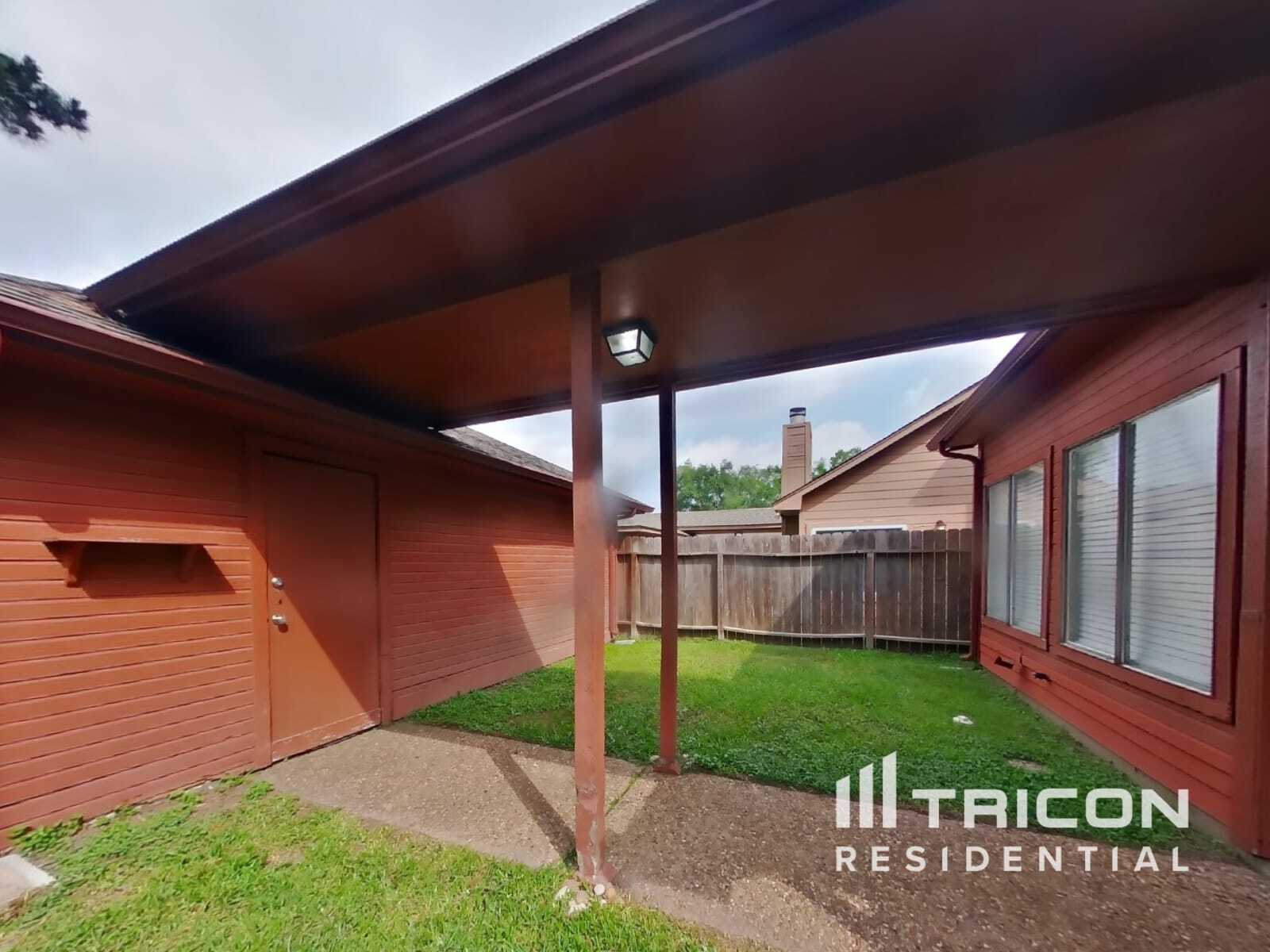 Building Photo - 6629 Queensclub Dr