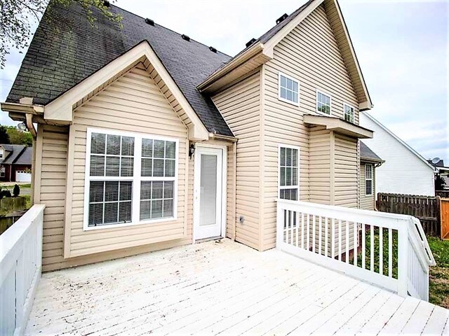 Building Photo - 2935 Greentree Dr