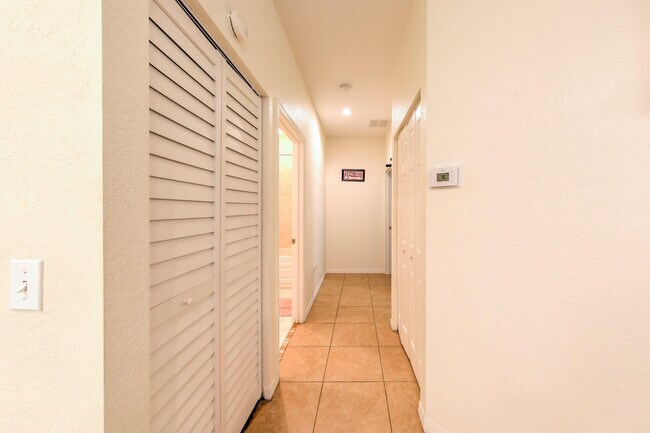 Building Photo - 1829 Sandhill Crane Dr