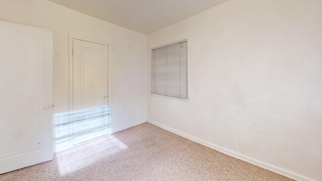 Building Photo - 2525 S Clayton St