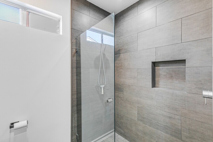 Building Photo - 3620 Tuller Ave