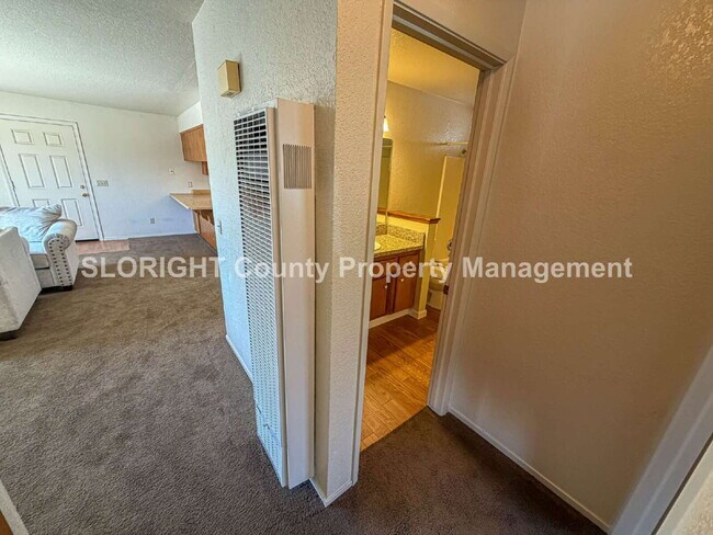 Building Photo - LEASE PENDING- Charming Home with Private Yard in Atascadero - 2 Bed / 1 Bath