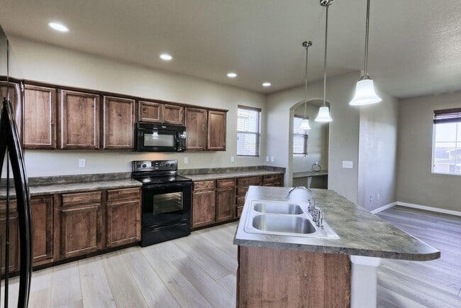 Building Photo - 3 Bedroom 2 1/2 Bath in Loveland
