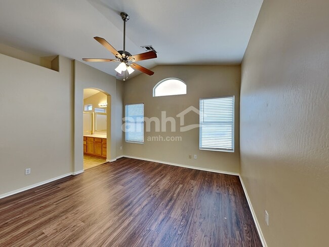 Building Photo - 4509 E Windsong Dr