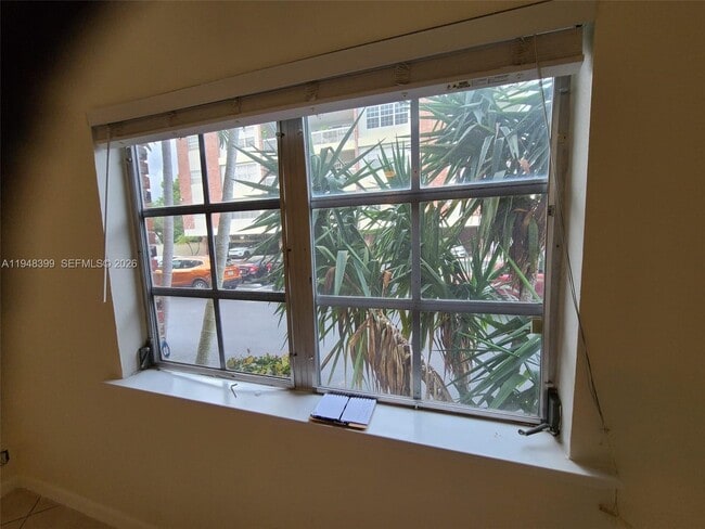 Building Photo - 2424 SE 17th St