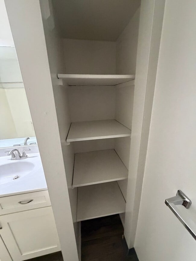 Building Photo - 305 W Locust St