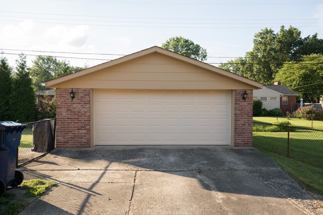 Building Photo - 4311 Kinloch Rd