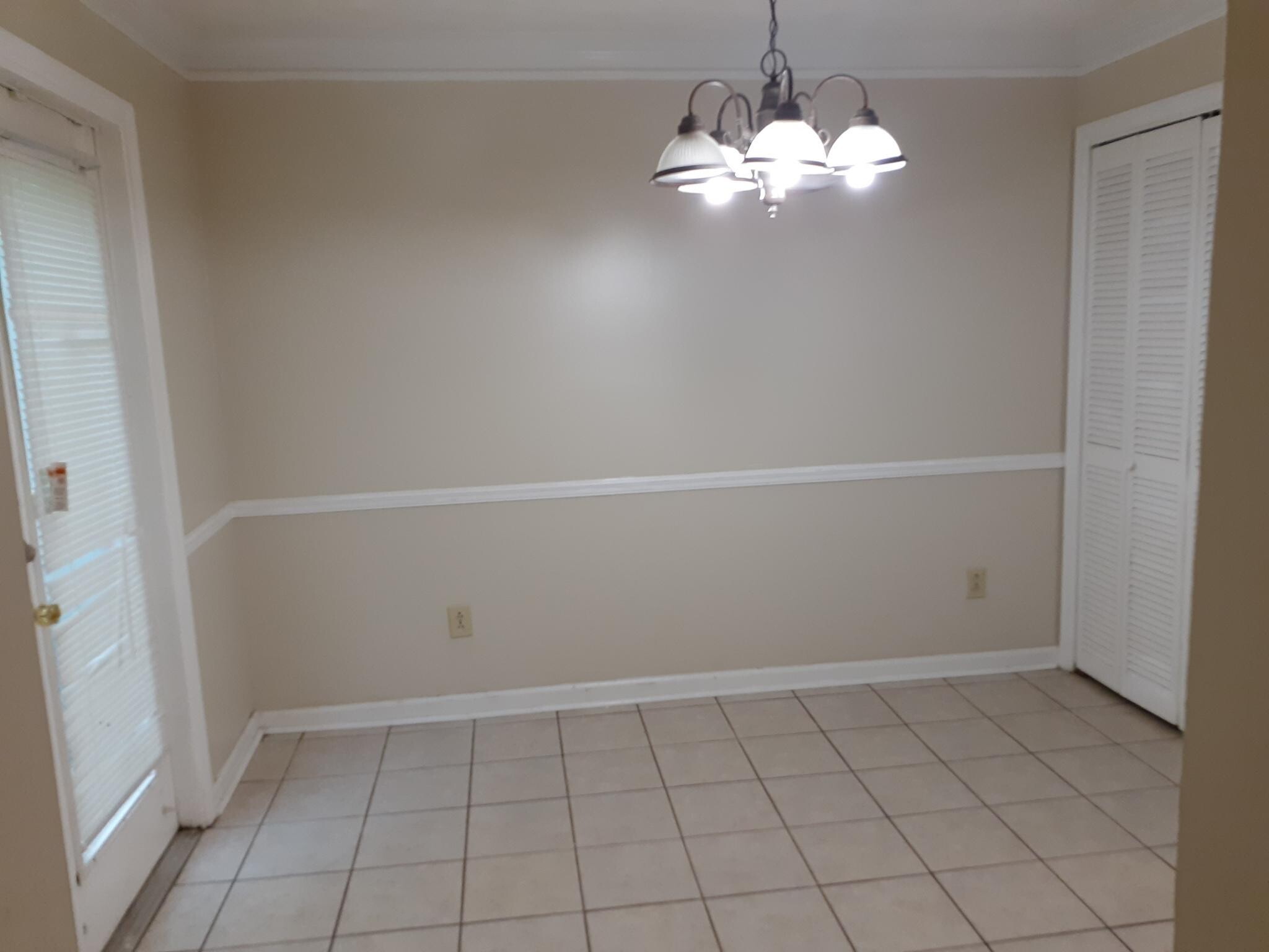Building Photo - 3020 Spruce Cir
