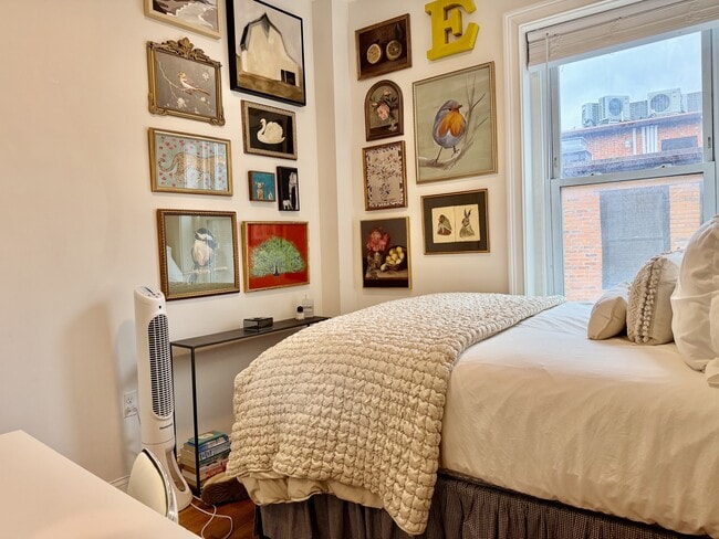 Building Photo - 90 W Cedar St