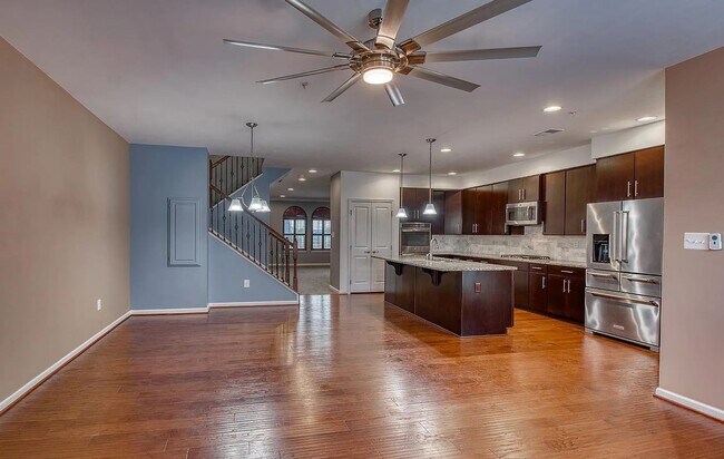 Building Photo - 4906 Small Gains Wy