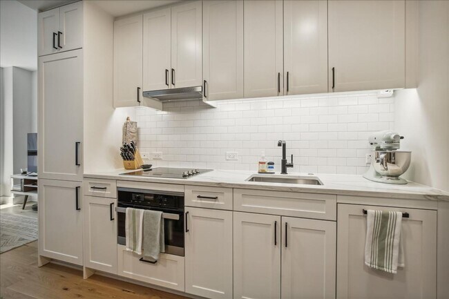 Building Photo - Fabulous 1 Bed/1 Bath condo at The Avidian in Navy Yard!