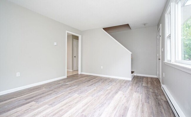 Building Photo - 48-50 Rifle St