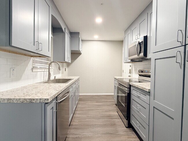 Building Photo - Modern Elegance Meets Suburban Comfort: Updated 3-Bed, 2-Bath Gem in Heart of Burleson