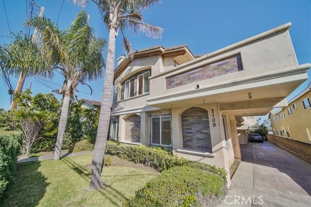 Building Photo - 2109 Vanderbilt Ln