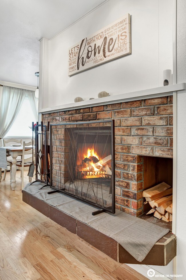 Wood Burning Fireplace - 1726 Cache Dr