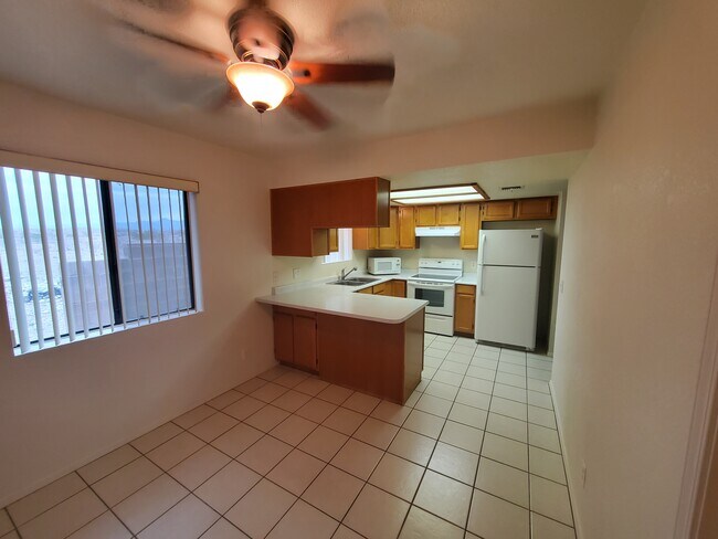 Building Photo - 2635 Calle de Mercado