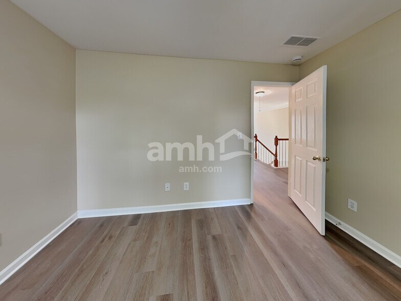 Building Photo - 1387 Belfaire Lake Trl