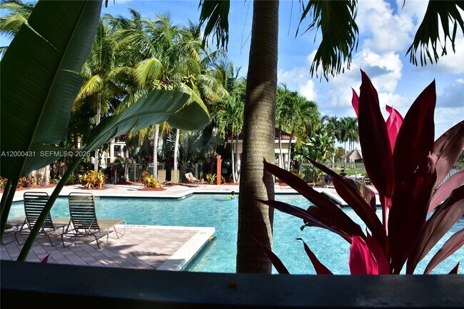 Building Photo - 2493 Centergate Dr