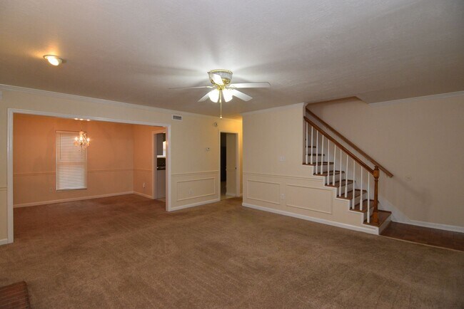 Building Photo - Evans 3 Bed/2 Bath w/ Garage & Huge Fenced...