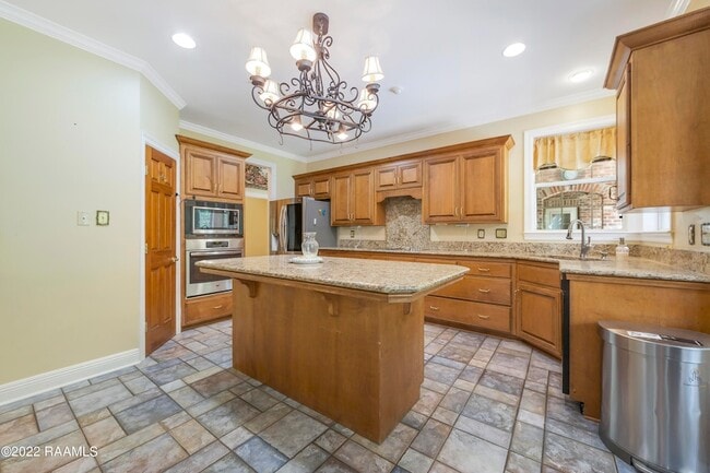 Building Photo - 403 Phoenix Dr