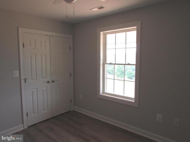 Building Photo - 1230 Elm St