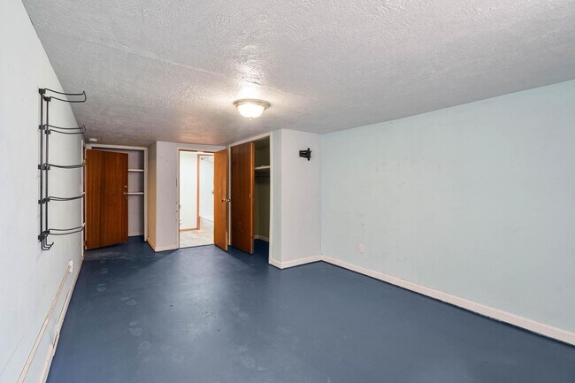 Building Photo - 236 NE Lombard St