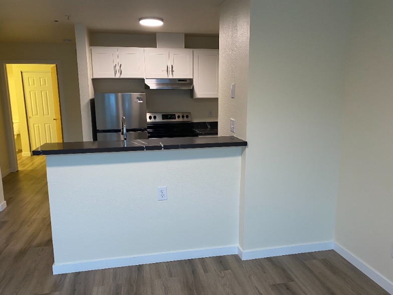 Building Photo - 334 Wells Ave S