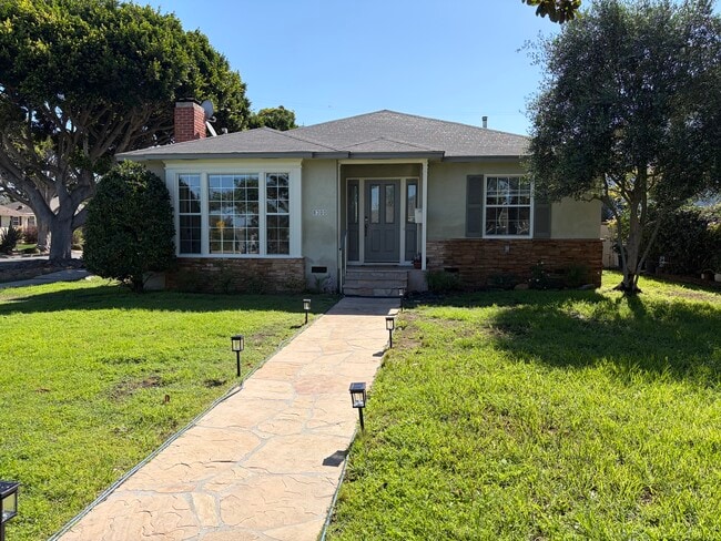 Building Photo - 8300 Altavan Ave