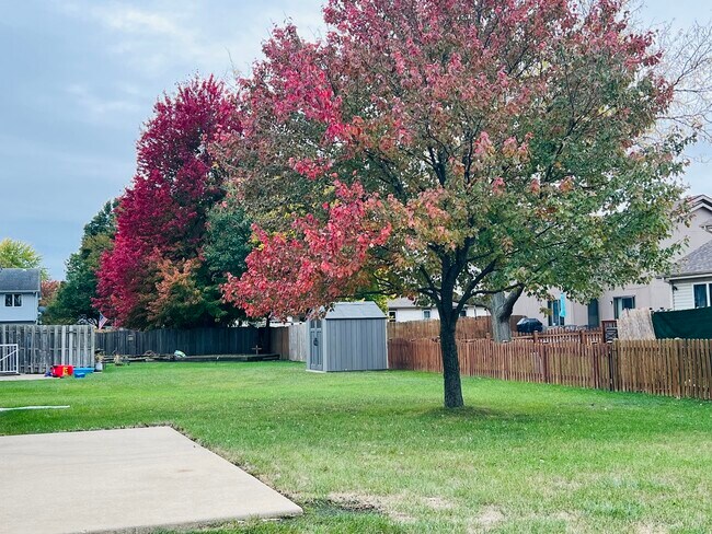 Building Photo - 109 Ravinia Dr