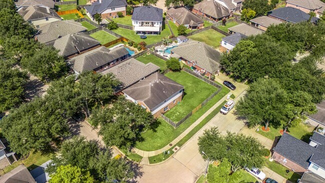 Building Photo - 10427 Lyndon Meadows Dr