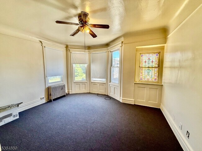 Building Photo - 37 Oakland Terrace