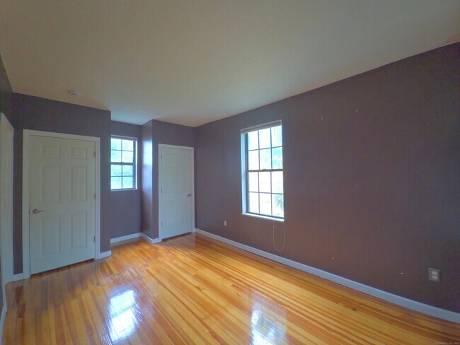 Building Photo - 421 Wethersfield Ave