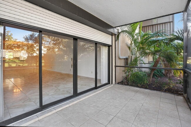 Building Photo - 300 N Hwy A1A