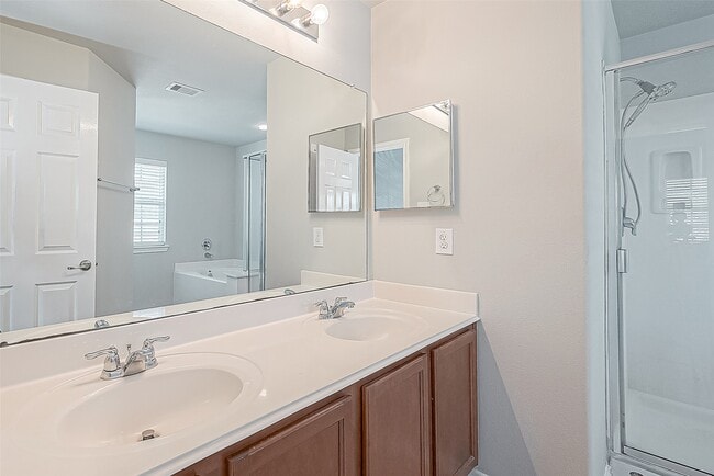 Building Photo - 2748 Maybrook Hollow Ln