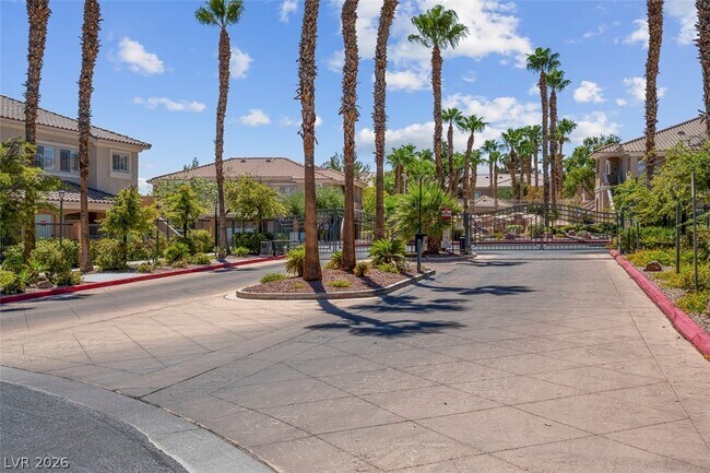 Building Photo - 353 Amber Pine St