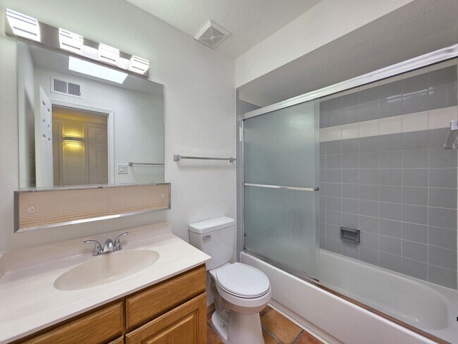 Building Photo - 1504 Escondida Ct