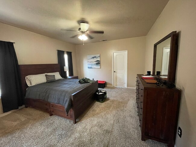 Building Photo - 1813 Amber Dr