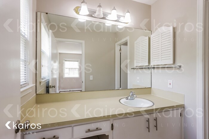 Building Photo - 201 Arrowhead Dr