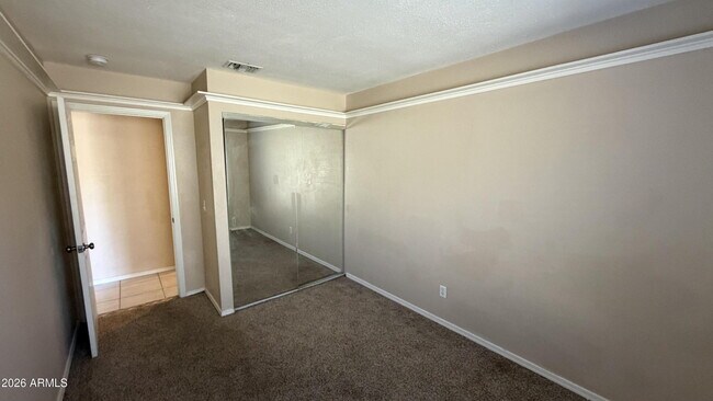 Building Photo - 4624 W Chicago St