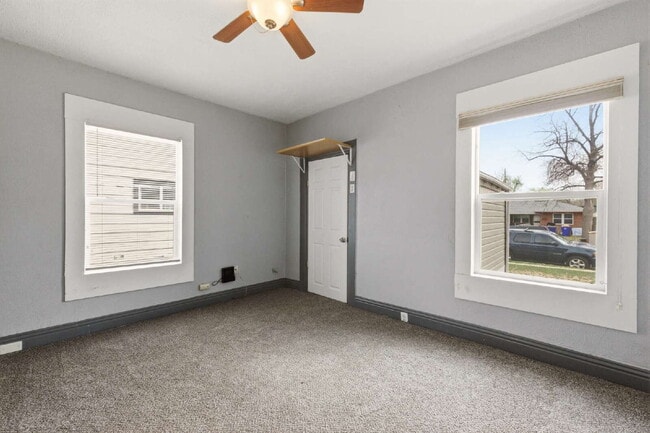 Building Photo - 1 Bed 1 Bath in Delmar Parkway!