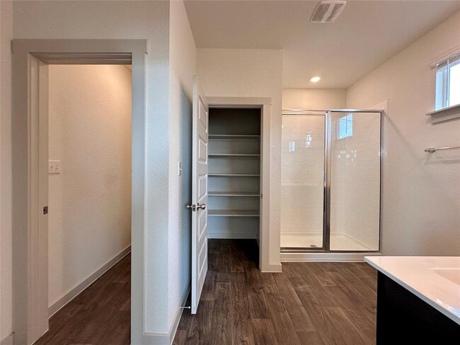 Building Photo - 402 Barton Creek Ln