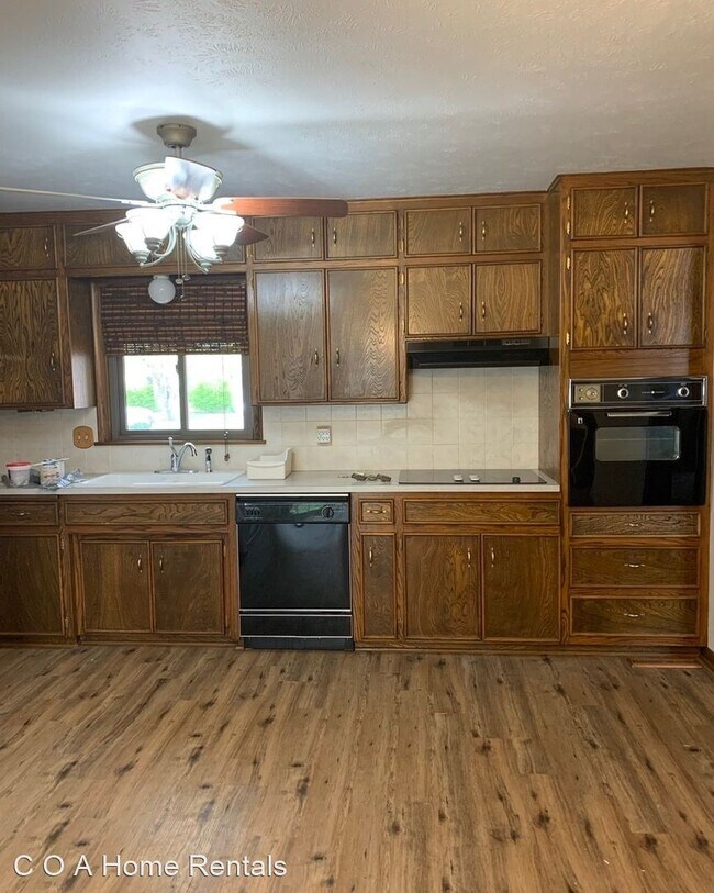 Building Photo - 3 br, 2.5 bath House - 1330 N. Emerson