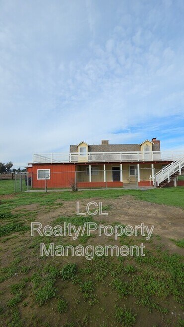 Building Photo - 33123 9th St