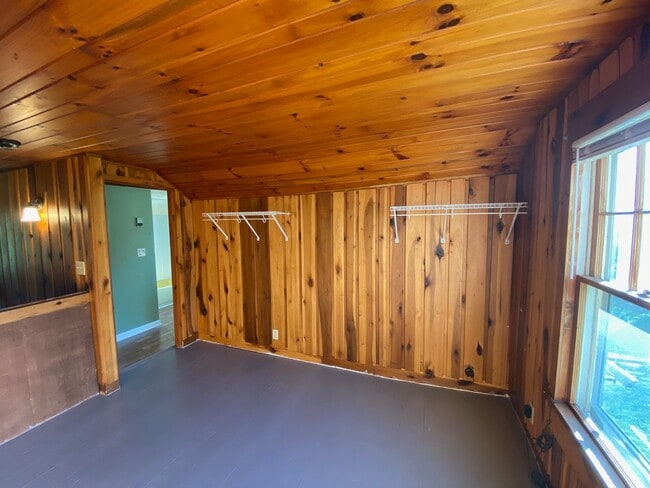Building Photo - 9 McKinnish Cove Rd