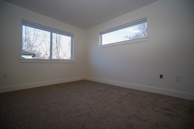 Building Photo - 4614 N Iota Ln