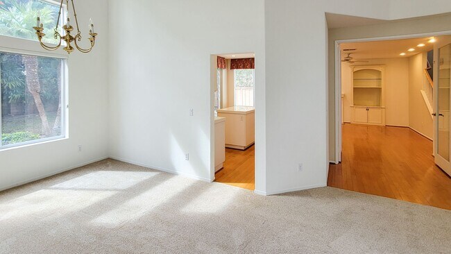 Building Photo - Large Home in Poway
