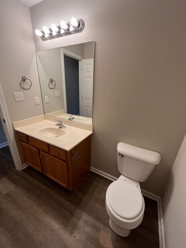 Building Photo - Lower Stone Apartments